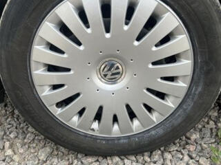 Продам 2 Колпака от VW Passat B6 R16
