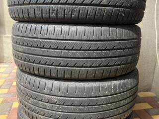 Продам летние шины Yokohama 235/55 R19 4 колеса