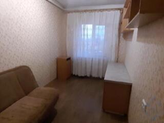 Продам комнату в коммуне на ул. Новикова