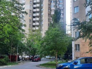2 camere separate + spatiu pentru afacerea ta, in centrul Chisinaului
