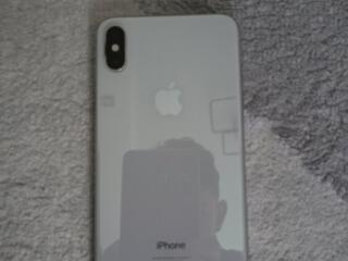 Продам IPhone xs max