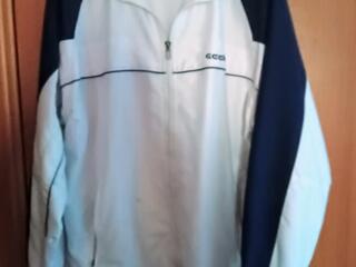 Куртки спортивные