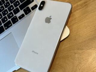 Продам Iphone Xs Max