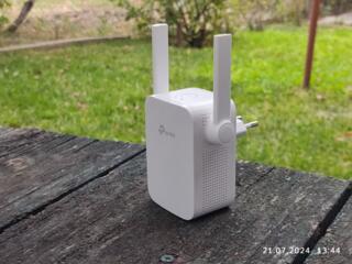 Повторитель Wi-Fi сигнала TP-Link TL-WA855RE