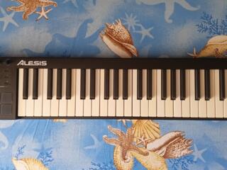 Midi-клавиатура Alesis V49