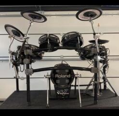 Roland TD 20 drum set.. Mikrofon-set drum The T. Bone DC 4000