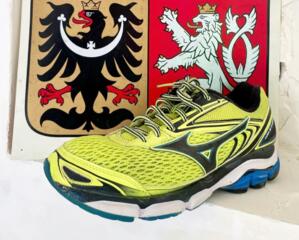 Mizuno оригинал размер 39-40 цена 700 руб Тирасполь.