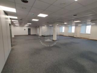 Spre chirie oficiu amplasat în Community Business Center. 320 m2  • ..