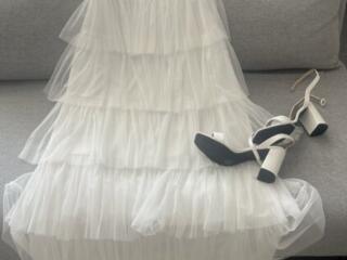 Свадебное платье, босоножки