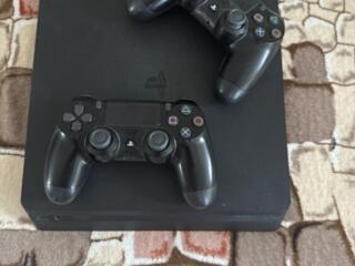 Игровая приставка PlayStation 4