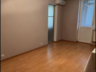 Apartament cu 3 odăi in chirie