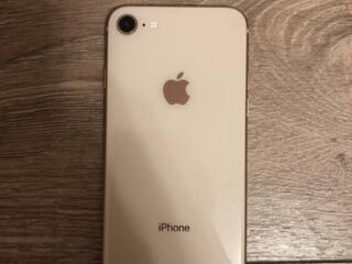 Продам iPhone 8