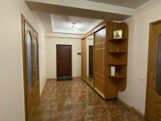 Se vinde apartament cu 3 camere, 100 m2, Botanica