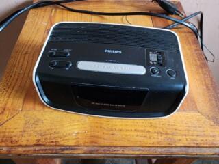 Радиочасы Philips AJ3121 и Vitek