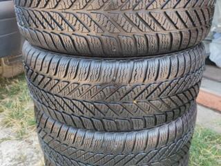 Продам комплект зимней резины 205/55 R16