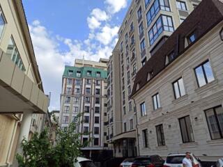 Apartament cu 2 camere, 69 m², Centru.