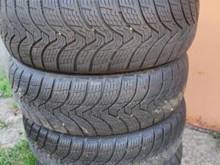 Продам комплект зимней резины 175/65 R14