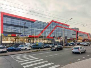 Spre chirie showroom amplasat pe prima linie într-o zonă comercială ..