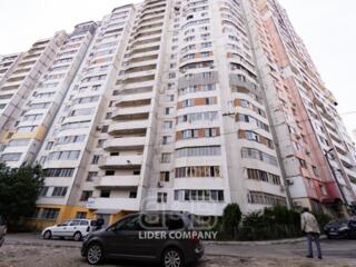 Se vinde apartament în sectorul Botanica al capitalei  Adresa : ...