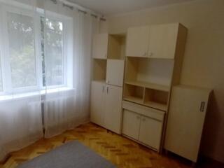 Telecentru, apartament cu 3 odai