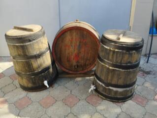 URGENT vindem butoaie din stejar la un preț atractiv.