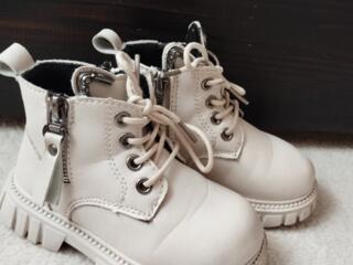 Ботинки демисезонные на девочку