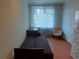 Prima Linie! Bd. Dacia. Apartament cu 2 camere. Reparatie Cosmetica!!!