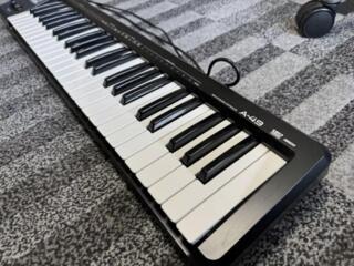 Roland a49