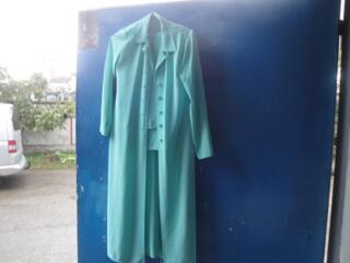 Продам б/у платья, дублёнку длинную, куртку, пальто, плащ.