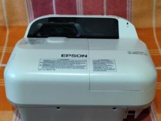 надежный короткофокусный проектор Epson, пульт, гарантия, тест, чек