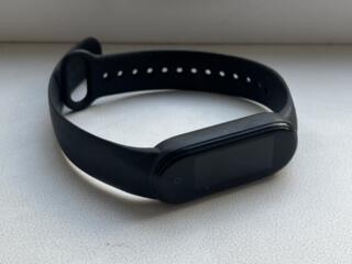 Продам Mi band 5