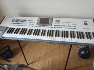 Korg PA 2X Pro. Yamaha P 95 Stage Piano.