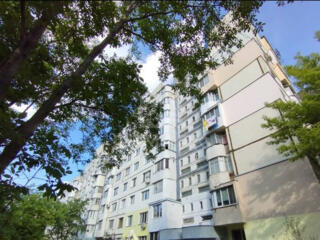 Apartament cu 3 camere și living,  pe str. Cuza Vodă! Compartimentat .