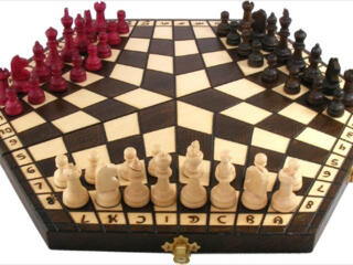 Шахматы на троих