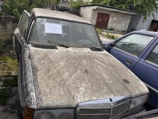 Mercedes-Benz 300 D starea tehnică insuficient-extremă, mijloc de...