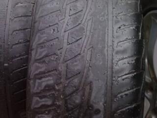 Продам резину б/у 215/60 R17