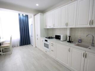 Сдаю помесячно очень светлую, стильную квартиру в центре города 700 €