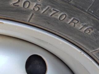 КУПЛЮ ШИНЫ Зима 205/70 R16, Лето 175-185 /70 R14