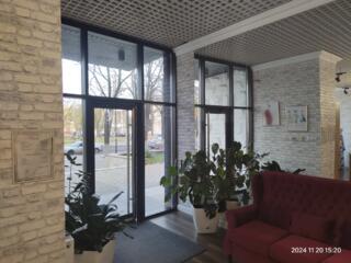 СРОЧНАЯ ЦЕНА: 500 у. е. сдам помещение на 1 этаже в центре Бендер