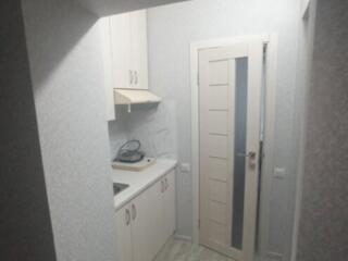 Apartament cu bucatarie, baie si veceu proprie