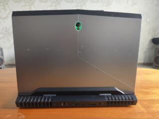 ПРОДАМ игровой ноутбук Alienware R4 17 i7 1080