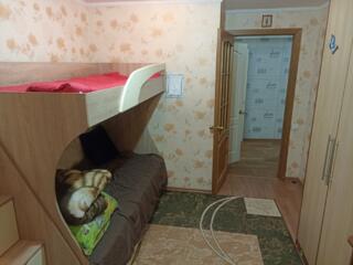 Сдаётся 2-х комнатная кв. в районе Молдавкабель за 150 долл.