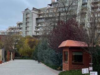 Продам затишну трикімнатну квартиру в ЖК "Аркадіївський палац"