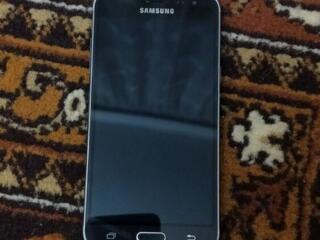 Продам samsung galaxy j3