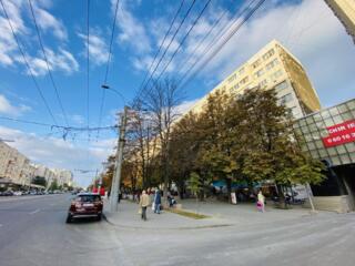 Prima Linie! Sec. Riscani, bd. Moscova. Apartament cu 3 camere. Euro!!