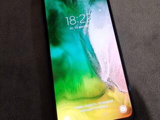 Samsung s10e, 6/128GB, отличное состояние