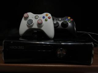 Продам Xbox360 S