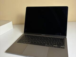 Macbook Air 13" 8/256gb M1 хорошее состояние