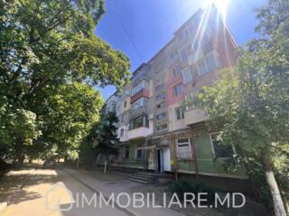 Apartament cu 3 camere, or. Cahul Vă propunem spre vânzare apartament 