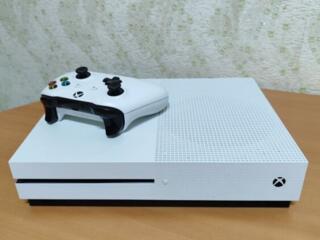 Продам Xbox one S (500 Gb)